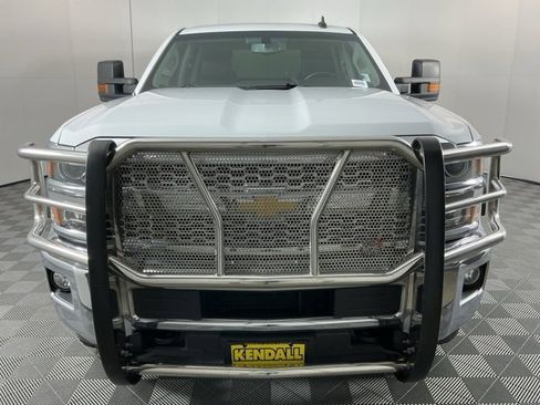 Used 2019 Chevrolet Silverado 2500 LT w/ LT Convenience Package image 2