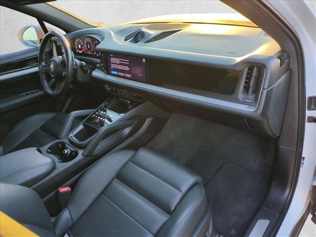 Used 2024 Porsche Cayenne AWD/4WD image 23