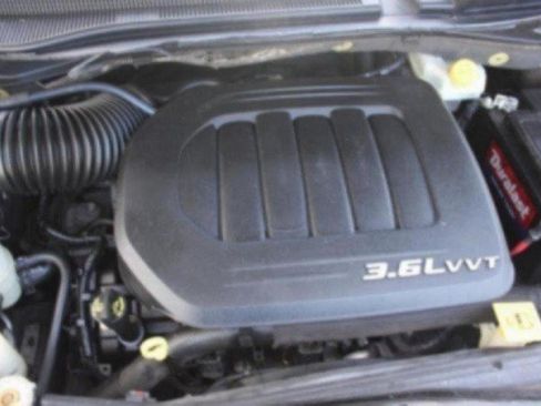 Used 2015 Dodge Grand Caravan SXT FWD image 32