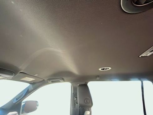 Used 2021 Chevrolet Suburban Z71 image 13