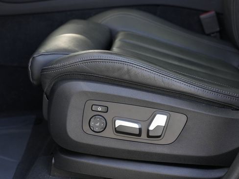 Used 2022 BMW X6 xDrive40i w/ M Sport Package image 33