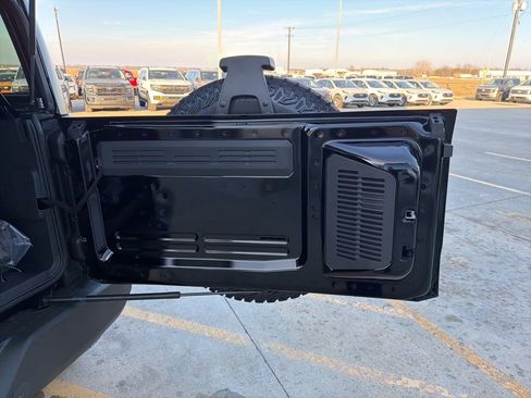 New 2025 Ford Bronco Outer Banks w/ Sasquatch Package AWD/4WD image 22