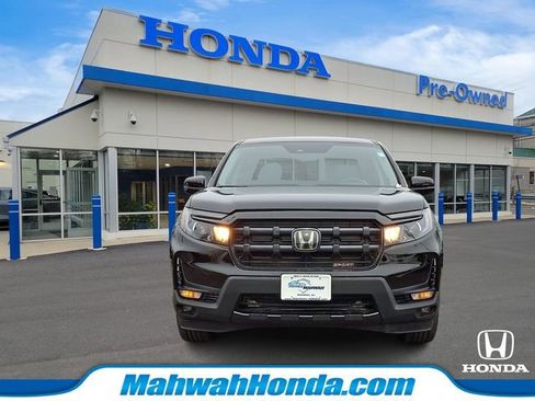 Used 2024 Honda Ridgeline Sport image 2