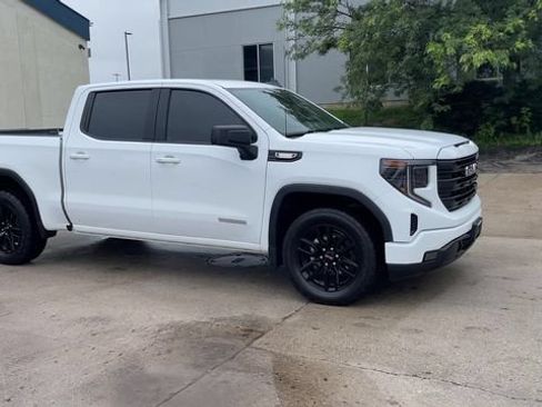 Used 2023 GMC Sierra 1500 Elevation w/ X31 Off-Road Package AWD/4WD image 2