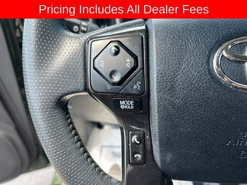 Used 2022 Toyota 4Runner TRD Off-Road AWD/4WD image 7