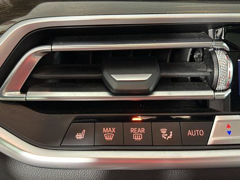 Used 2023 BMW X5 xDrive40i w/ Premium Package AWD/4WD image 21
