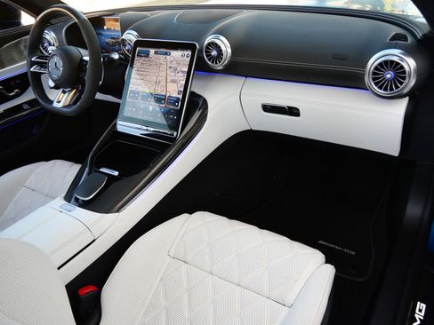 Used 2024 Mercedes-Benz AMG GT 63 image 30