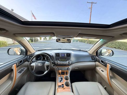 Used 2009 Toyota Highlander Limited AWD/4WD image 18