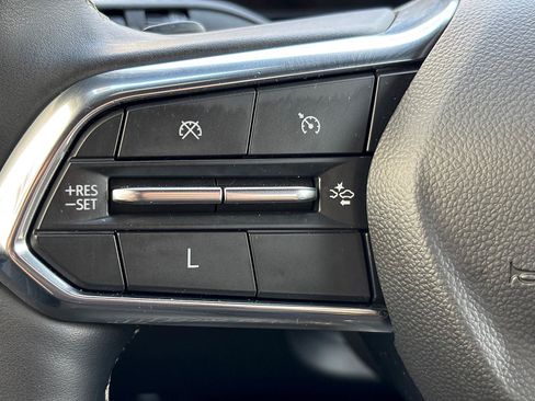 Used 2025 Chevrolet Traverse LT AWD/4WD image 30