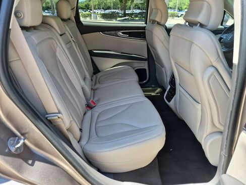 Used 2019 Lincoln Nautilus Reserve w/ Class II Trailer Tow Package FWD image 23