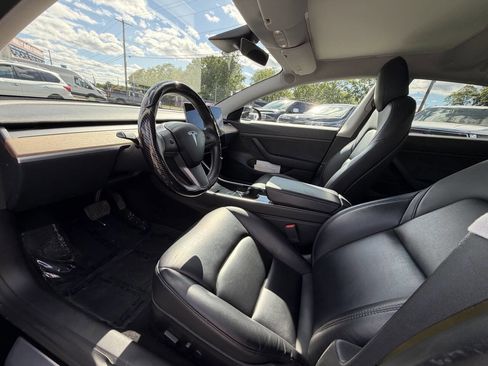 Used 2020 Tesla Model 3 Standard Range RWD image 11