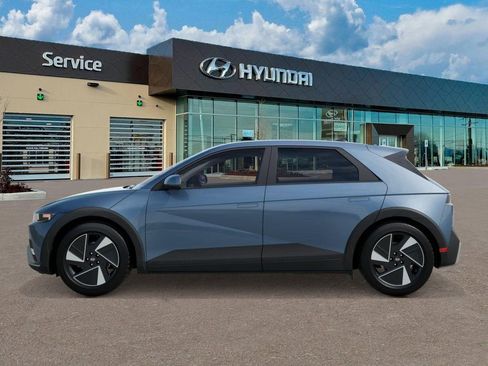 New 2026 Hyundai Ioniq 5 SE RWD image 3