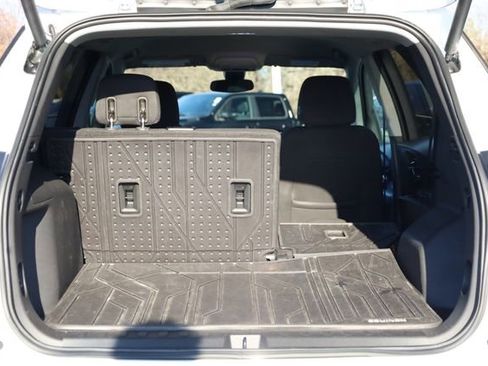 Used 2020 Chevrolet Equinox LT w/ Driver Convenience Package image 27