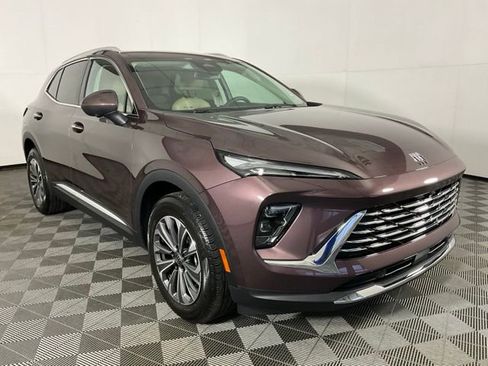 Used 2024 Buick Envision Preferred image 3