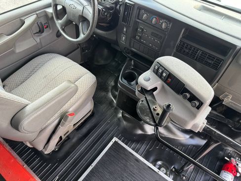 Used 2004 Chevrolet Express 3500 w/ School Bus Package RWD image 71