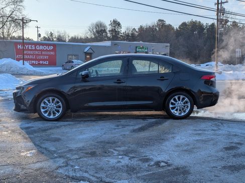 Used 2022 Toyota Corolla LE w/ LE Convenience Package image 7