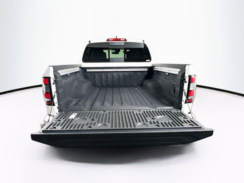 Used 2024 Nissan Frontier SV w/ SV Convenience Package image 26