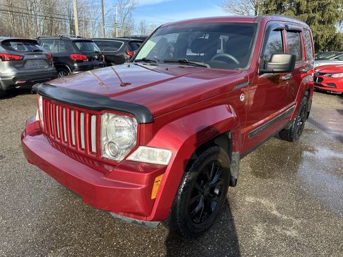 Used 2012 Jeep Liberty Sport image 2