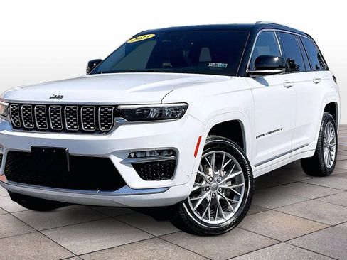 Used 2023 Jeep Grand Cherokee Summit w/ Luxury Tech Group V AWD/4WD image 2