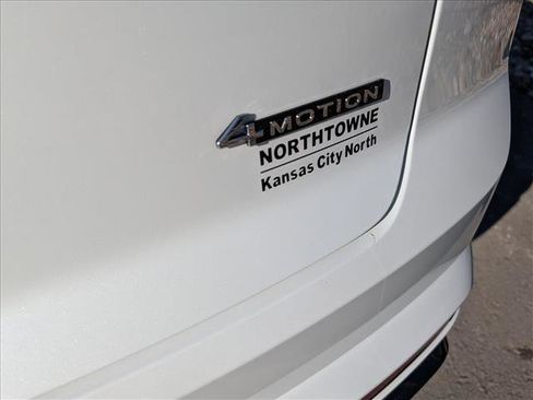 Certified 2025 Volkswagen Atlas Cross Sport SEL R-Line image 24