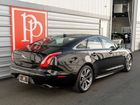 Used 2015 Jaguar XJ RWD image 42