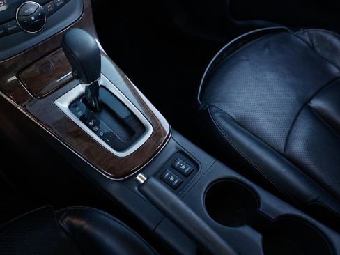 Used 2015 Nissan Sentra SL image 37