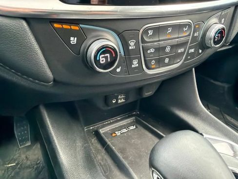 Used 2023 Chevrolet Traverse High Country w/ LPO, Floor Liner Package AWD/4WD image 58