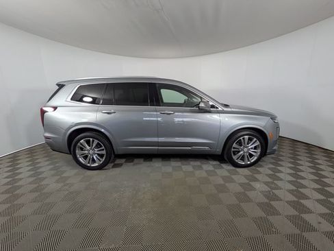 Used 2023 Cadillac XT6 Premium Luxury FWD image 3