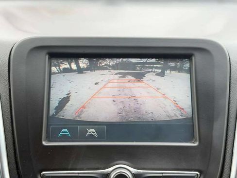 Used 2018 Chevrolet Equinox LT FWD image 15