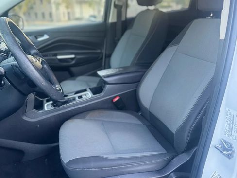 Used 2017 Ford Escape SE FWD image 39