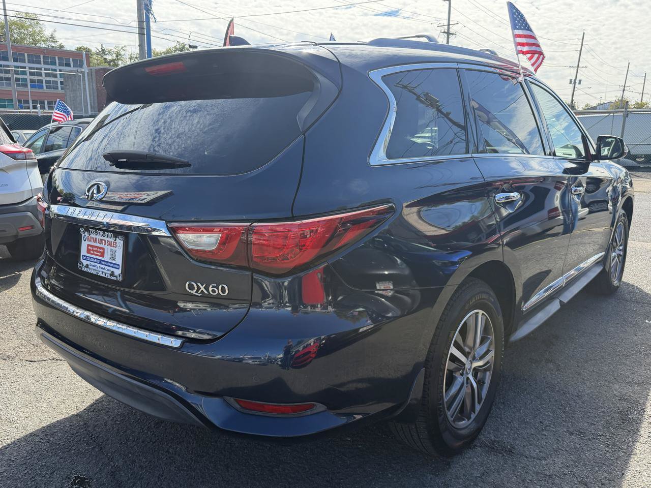 Used 2017 INFINITI QX60 Luxe w/ Premium Plus Package AWD/4WD image 12