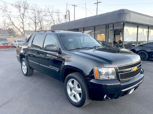Used 2007 Chevrolet Avalanche LTZ w/ LTZ Preferred Equipment Group image 1