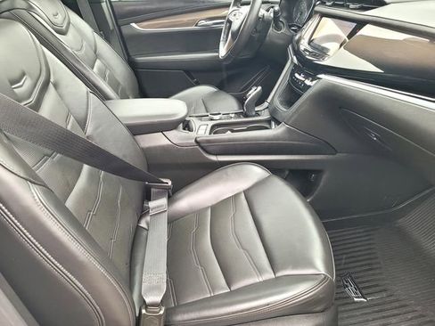 Used 2024 Cadillac XT6 Premium Luxury w/ Platinum Package AWD/4WD image 12