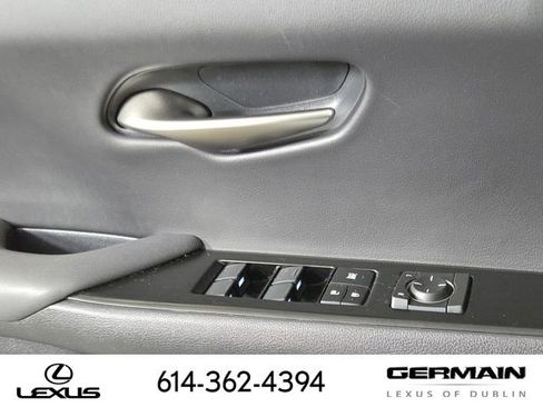 Used 2023 Lexus UX 250h 250h Premium image 29