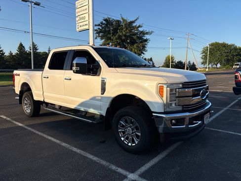 Used 2017 Ford F250 Lariat w/ Lariat Ultimate Package AWD/4WD image 4