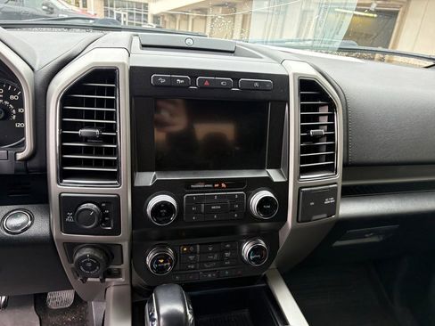 Used 2020 Ford F150 Lariat w/ Equipment Group 502A Luxury AWD/4WD image 22
