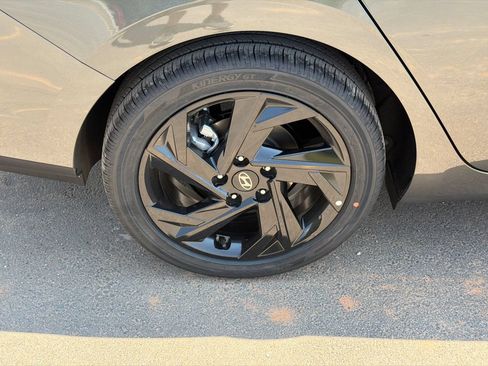 New 2026 Hyundai Elantra SEL Sport FWD image 18