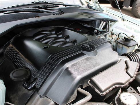 Used 2006 Jaguar XJ8 RWD image 4