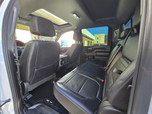 Used 2023 GMC Sierra 2500 Denali w/ Denali Ultimate Package image 17