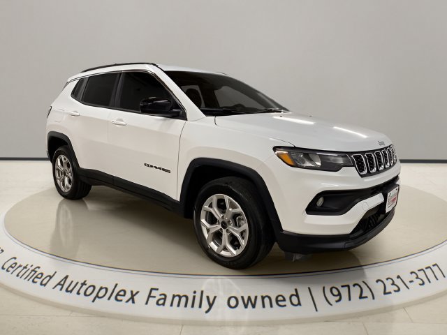 Used 2026 Jeep Compass Latitude AWD/4WD image 7