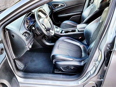 Used 2016 Chrysler 200 S image 13