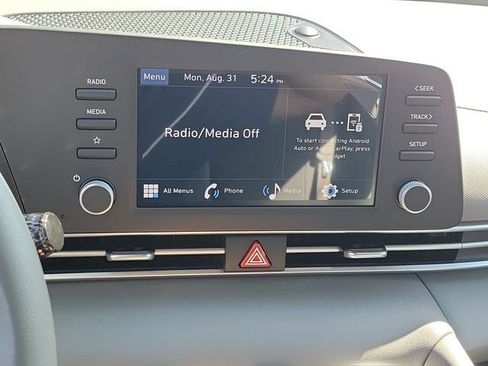 New 2026 Hyundai Elantra SE FWD image 10