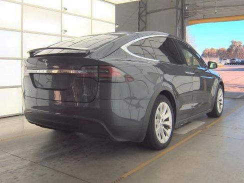 Used 2017 Tesla Model X 100D image 2