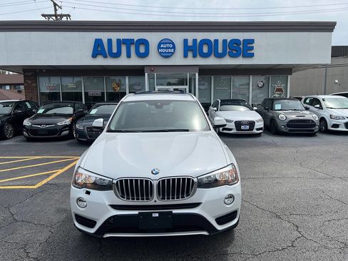 Used 2017 BMW X3 sDrive28i RWD image 2