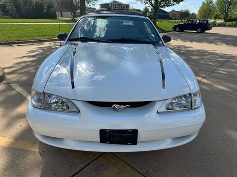 Used 1996 Ford Mustang Convertible RWD image 28