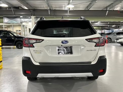 Certified 2023 Subaru Outback Limited AWD/4WD image 3