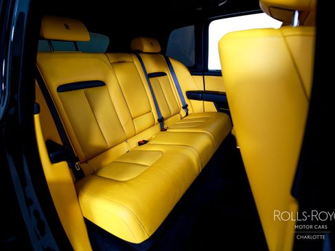 Used 2022 Rolls-Royce Cullinan image 28