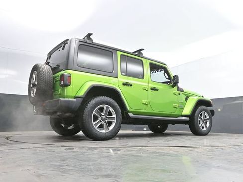 Used 2018 Jeep Wrangler Unlimited Sahara AWD/4WD image 26