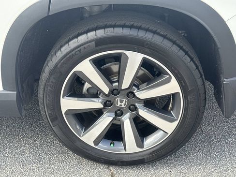 Used 2025 Honda Pilot Touring image 19