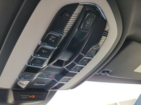 Certified 2026 Porsche Macan Turbo AWD/4WD image 37